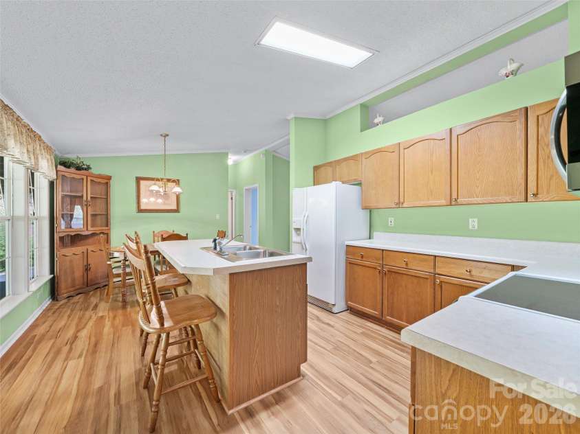 456 Tempie Mountain Road, Spruce Pine, NC 28777.  MLS# CAR4430171, YatesRealty ID 53882. 