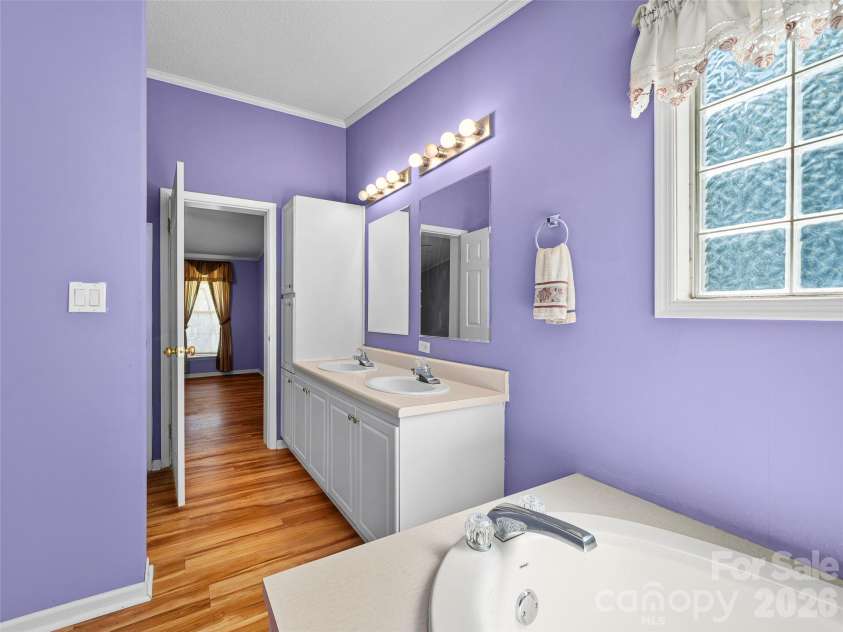 456 Tempie Mountain Road, Spruce Pine, NC 28777.  MLS# CAR4430171, YatesRealty ID 53882. 