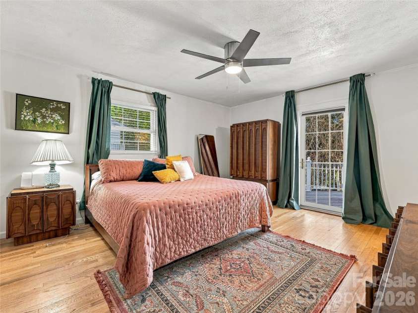 8 Hummingbird Lane, Asheville, NC 28806.  MLS# CAR4424287, YatesRealty ID 53884. 