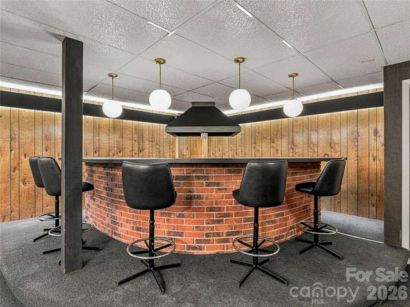 8 Hummingbird Lane, Asheville, NC 28806.  MLS# CAR4424287, YatesRealty ID 53884. 