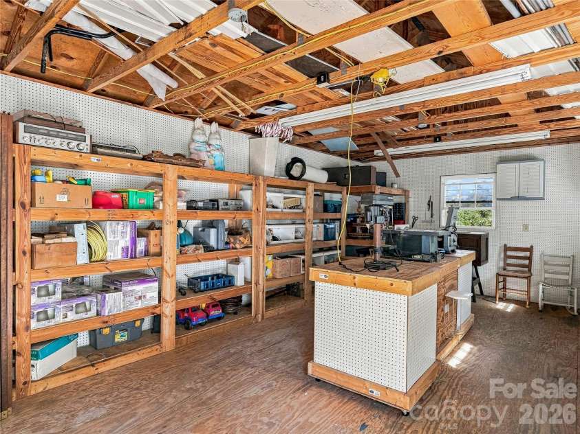 8 Hummingbird Lane, Asheville, NC 28806.  MLS# CAR4424287, YatesRealty ID 53884. 