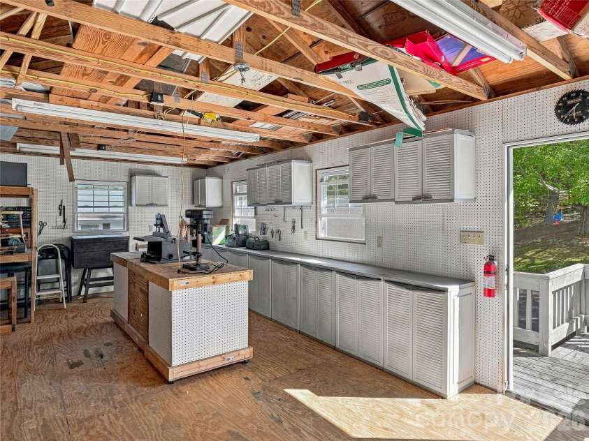 8 Hummingbird Lane, Asheville, NC 28806.  MLS# CAR4424287, YatesRealty ID 53884. 