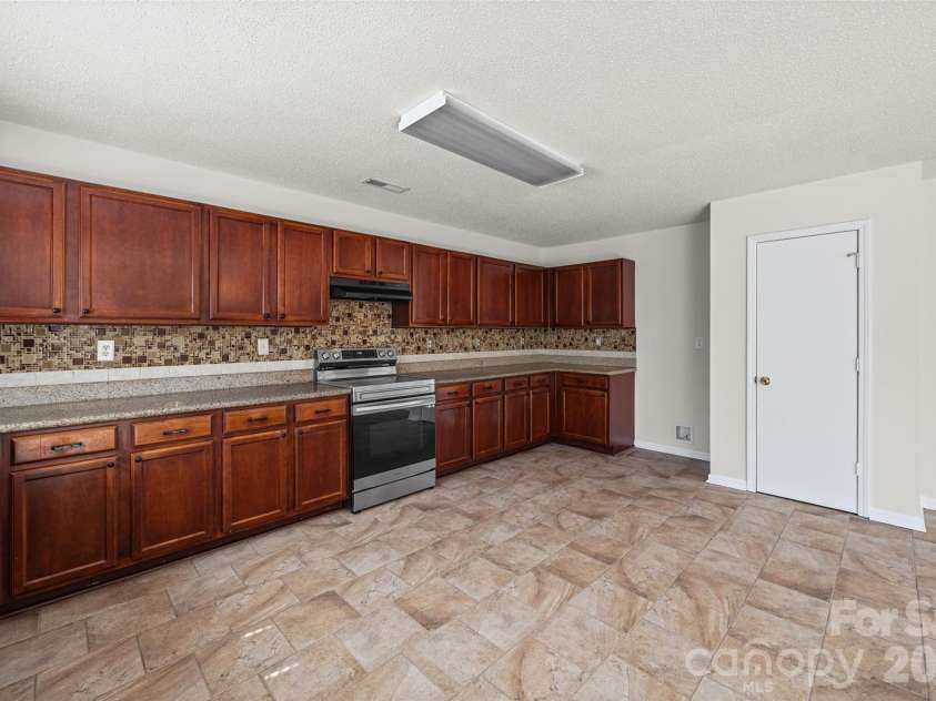 13750 Rutherglen Court, Charlotte, NC 28213.  MLS# CAR4430179, YatesRealty ID 53886. 
