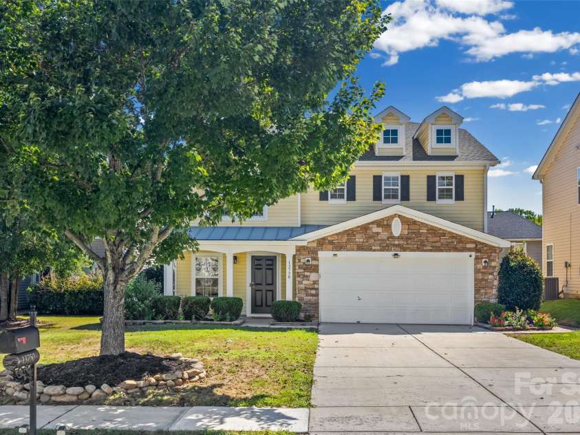13750 Rutherglen Court, Charlotte, NC 28213.  MLS# CAR4430179, YatesRealty ID 53886. 