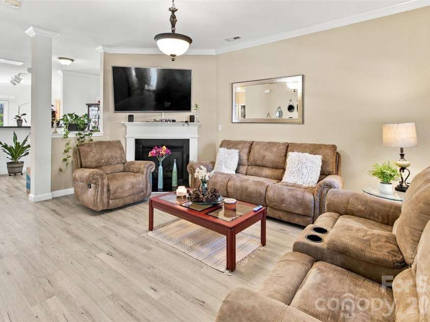 968 Willow Creek Drive, Gastonia, NC 28054.  MLS# CAR4430164, YatesRealty ID 53887. 