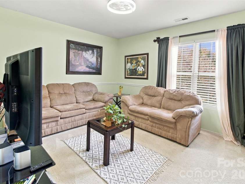 968 Willow Creek Drive, Gastonia, NC 28054.  MLS# CAR4430164, YatesRealty ID 53887. 