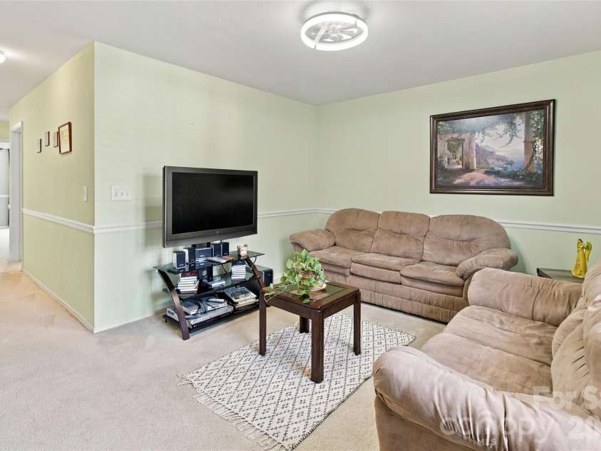 968 Willow Creek Drive, Gastonia, NC 28054.  MLS# CAR4430164, YatesRealty ID 53887. 