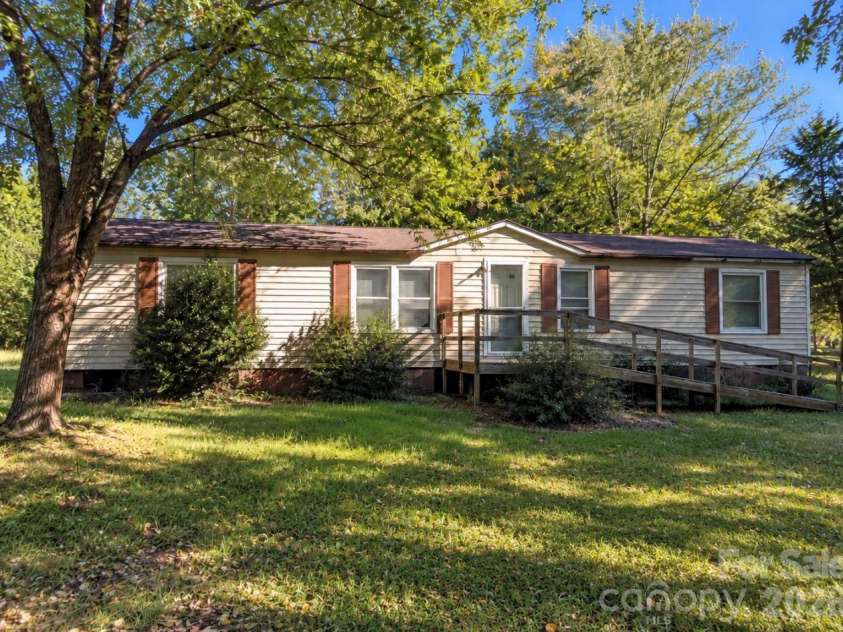 7823 High Terrace Lane, Denver, NC 28037.  MLS# CAR4430197, YatesRealty ID 53888. 