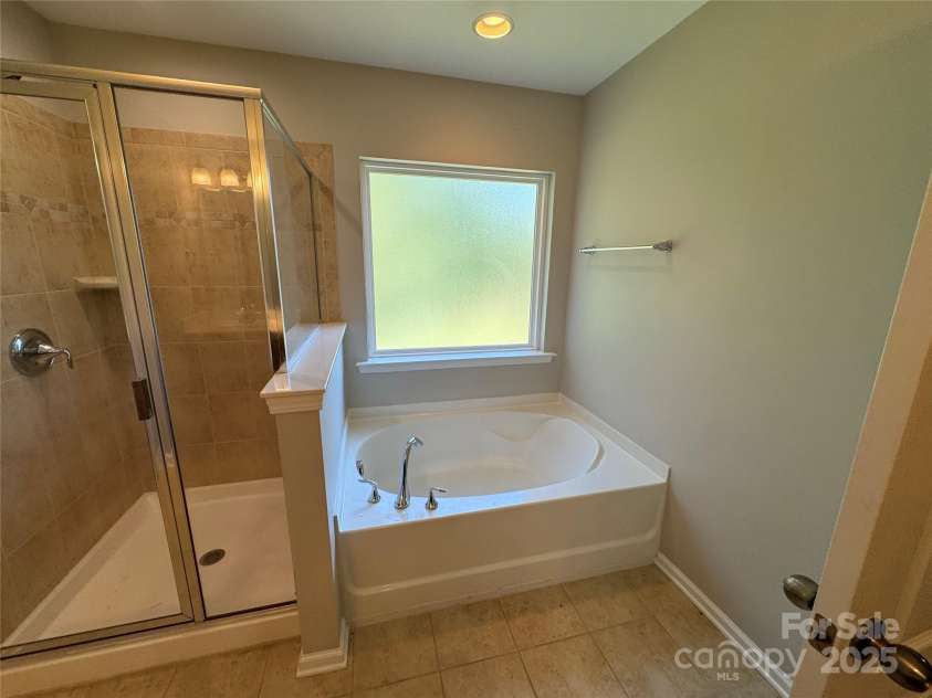 7108 Kinley Commons Lane, Charlotte, NC 28278.  MLS# CAR4202506, YatesRealty ID 5389. 