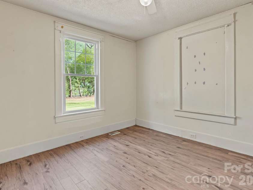 1046 Park Avenue Extension, Rock Hill, SC 29732.  MLS# CAR4430039, YatesRealty ID 53890. 