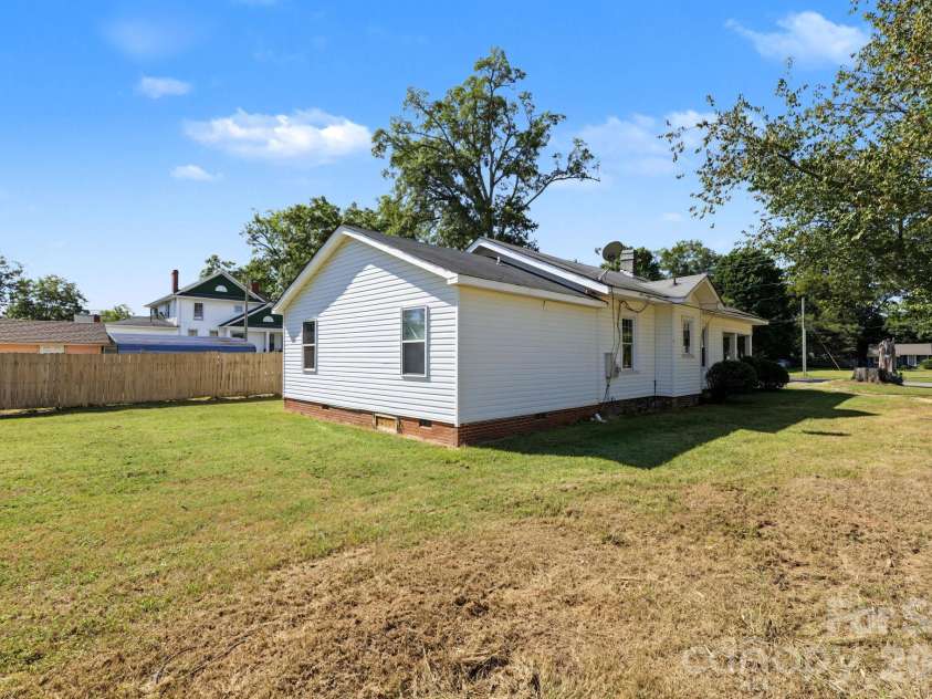 1046 Park Avenue Extension, Rock Hill, SC 29732.  MLS# CAR4430039, YatesRealty ID 53890. 