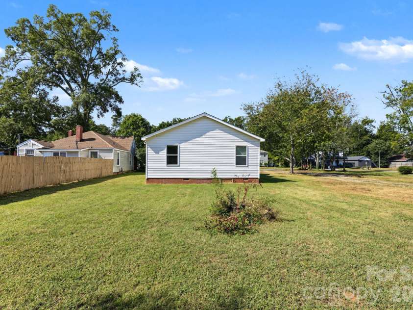 1046 Park Avenue Extension, Rock Hill, SC 29732.  MLS# CAR4430039, YatesRealty ID 53890. 