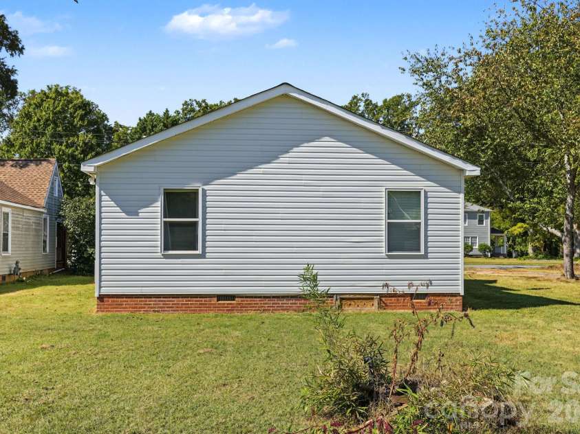 1046 Park Avenue Extension, Rock Hill, SC 29732.  MLS# CAR4430039, YatesRealty ID 53890. 