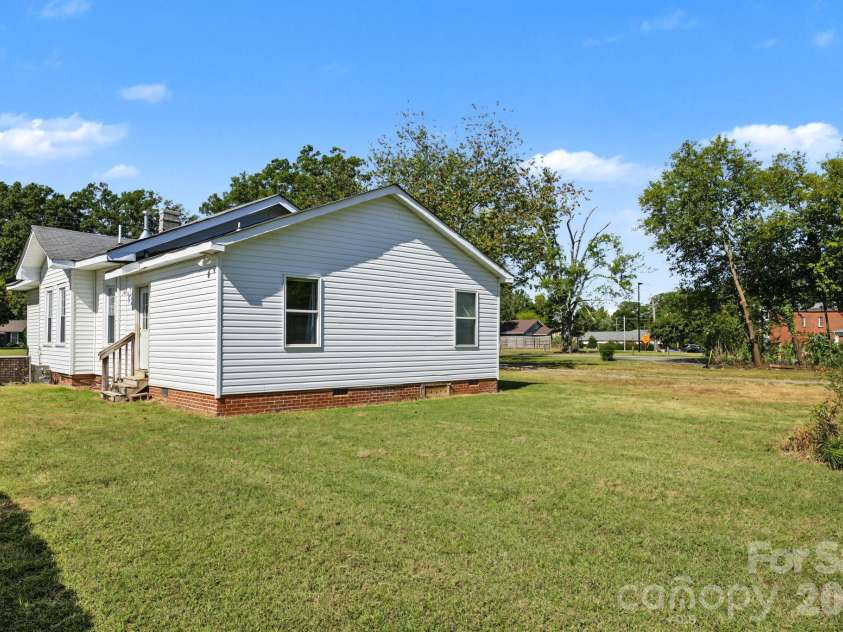 1046 Park Avenue Extension, Rock Hill, SC 29732.  MLS# CAR4430039, YatesRealty ID 53890. 