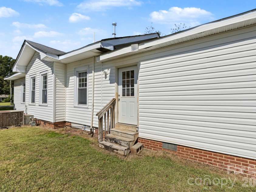 1046 Park Avenue Extension, Rock Hill, SC 29732.  MLS# CAR4430039, YatesRealty ID 53890. 