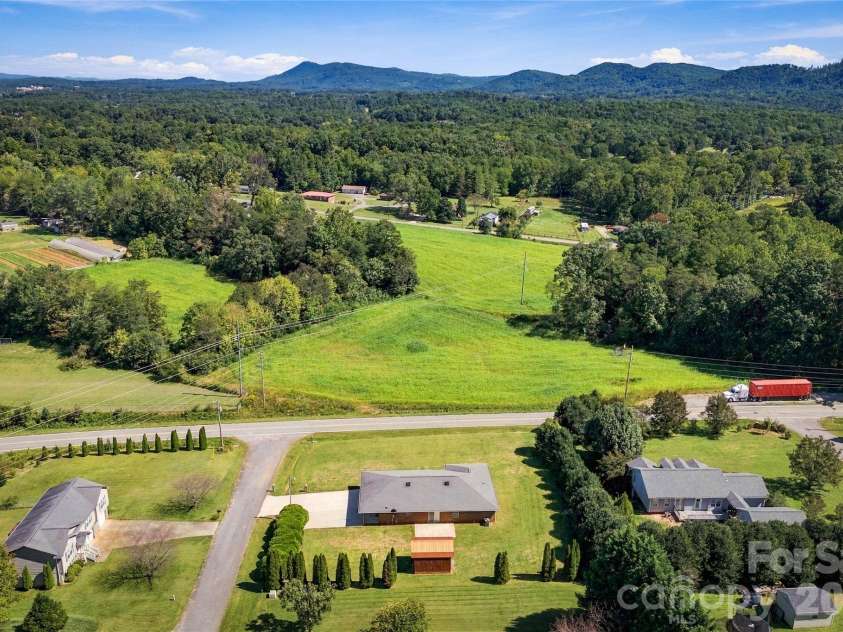 1229 Birch Drive, Morganton, NC 28655.  MLS# CAR4423329, YatesRealty ID 53892. 