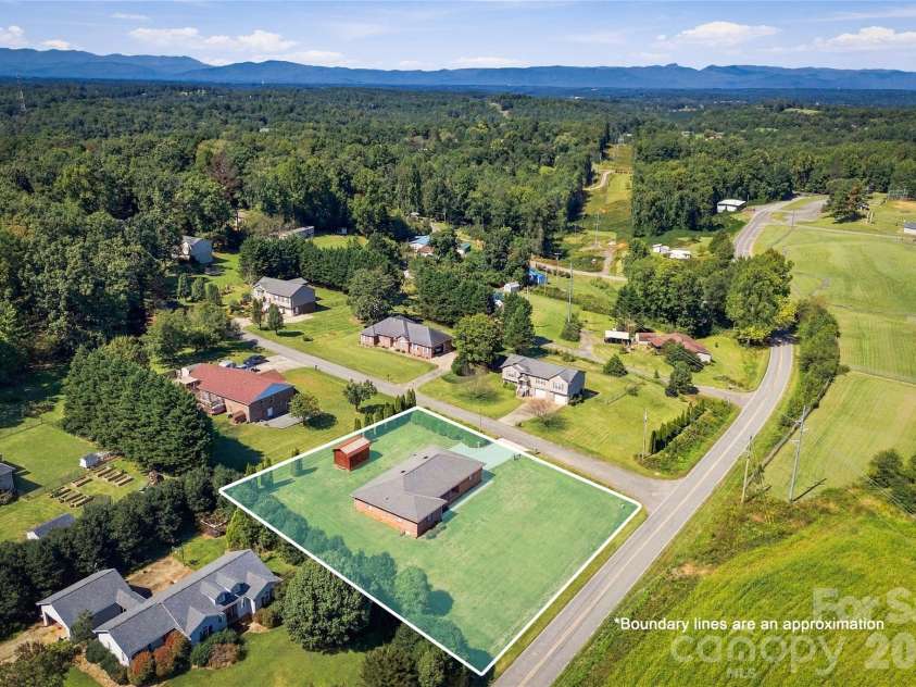 1229 Birch Drive, Morganton, NC 28655.  MLS# CAR4423329, YatesRealty ID 53892. 