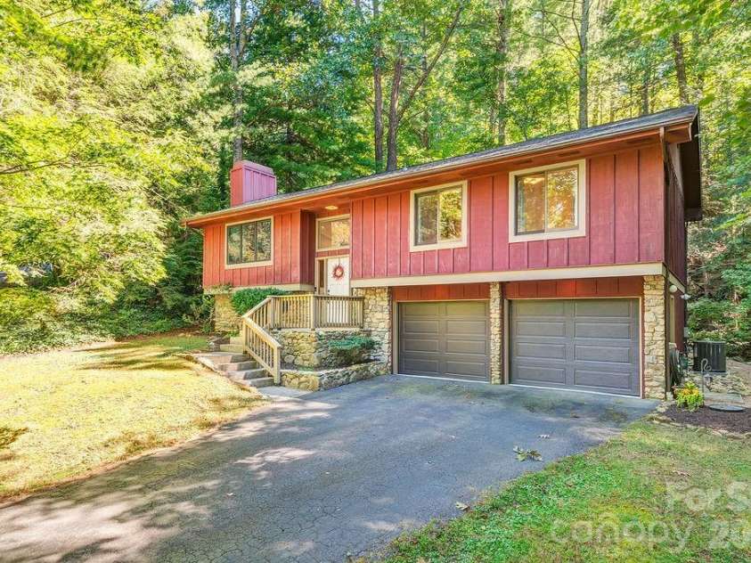 5 Brook Terrace, Asheville, NC 28805.  MLS# CAR4425233, YatesRealty ID 53895. 