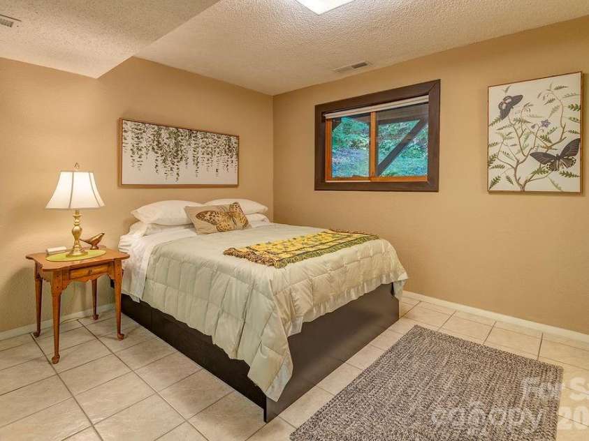 5 Brook Terrace, Asheville, NC 28805.  MLS# CAR4425233, YatesRealty ID 53895. 