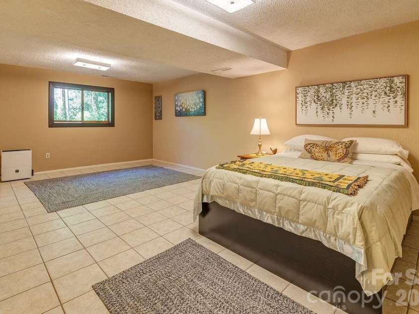 5 Brook Terrace, Asheville, NC 28805.  MLS# CAR4425233, YatesRealty ID 53895. 