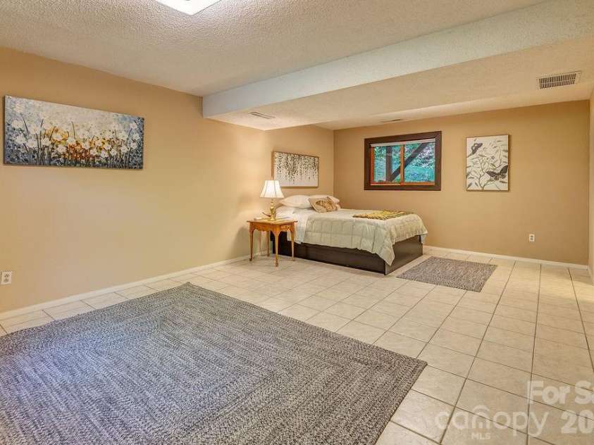 5 Brook Terrace, Asheville, NC 28805.  MLS# CAR4425233, YatesRealty ID 53895. 