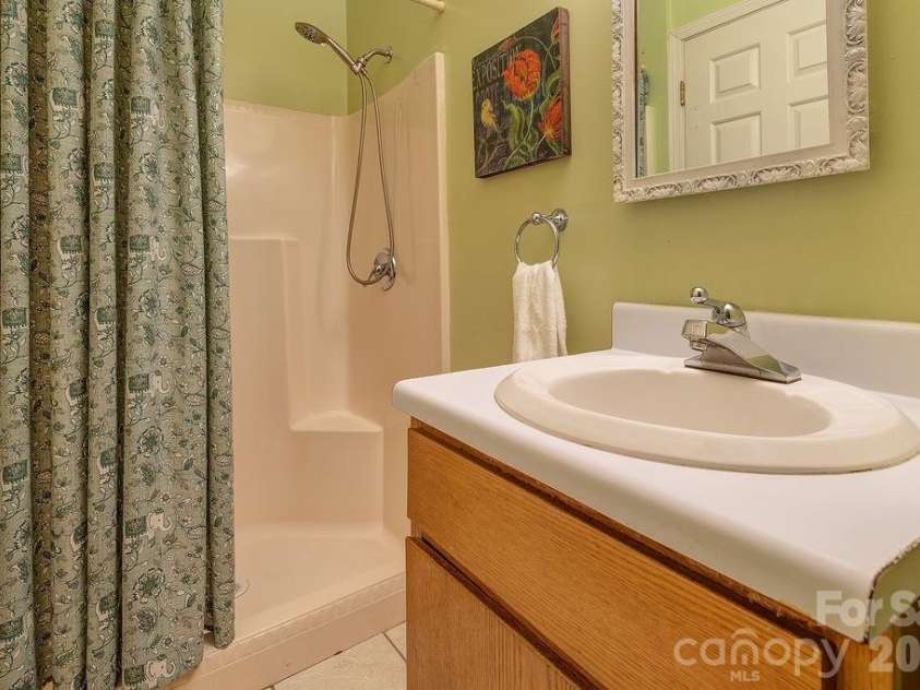 5 Brook Terrace, Asheville, NC 28805.  MLS# CAR4425233, YatesRealty ID 53895. 
