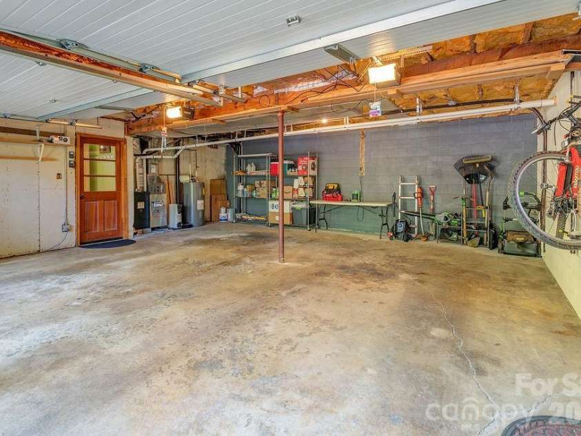 5 Brook Terrace, Asheville, NC 28805.  MLS# CAR4425233, YatesRealty ID 53895. 