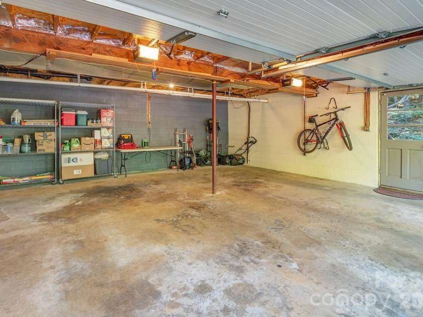 5 Brook Terrace, Asheville, NC 28805.  MLS# CAR4425233, YatesRealty ID 53895. 