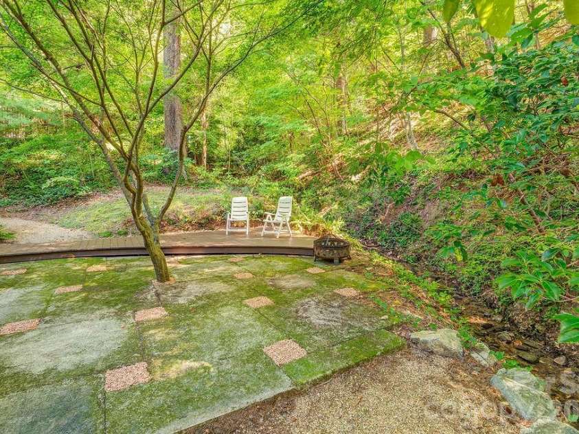 5 Brook Terrace, Asheville, NC 28805.  MLS# CAR4425233, YatesRealty ID 53895. 