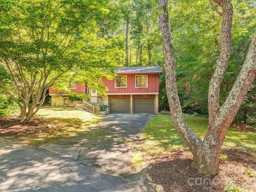 5 Brook Terrace, Asheville, NC 28805.  MLS# CAR4425233, YatesRealty ID 53895. 
