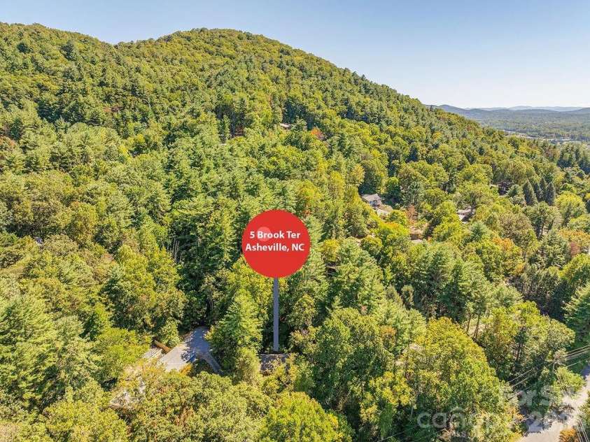 5 Brook Terrace, Asheville, NC 28805.  MLS# CAR4425233, YatesRealty ID 53895. 