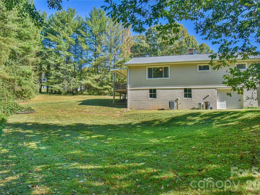 505 Monte Vista Road, Candler, NC 28715.  MLS# CAR4429414, YatesRealty ID 53896. 