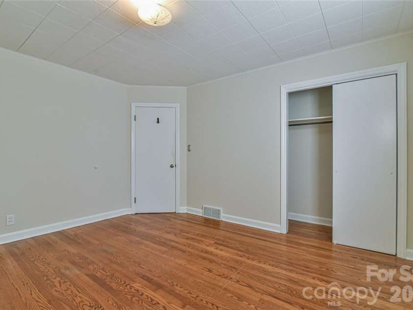 505 Monte Vista Road, Candler, NC 28715.  MLS# CAR4429414, YatesRealty ID 53896. Bedroom 3