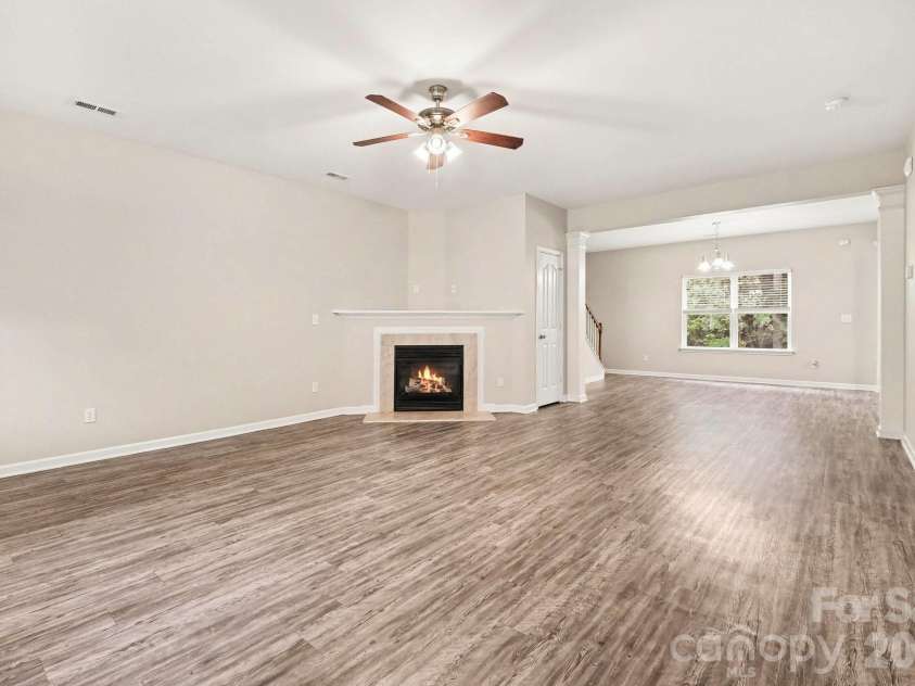 3229 Kayla Lane, Charlotte, NC 28215.  MLS# CAR4429481, YatesRealty ID 53897. 