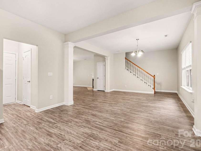 3229 Kayla Lane, Charlotte, NC 28215.  MLS# CAR4429481, YatesRealty ID 53897. 