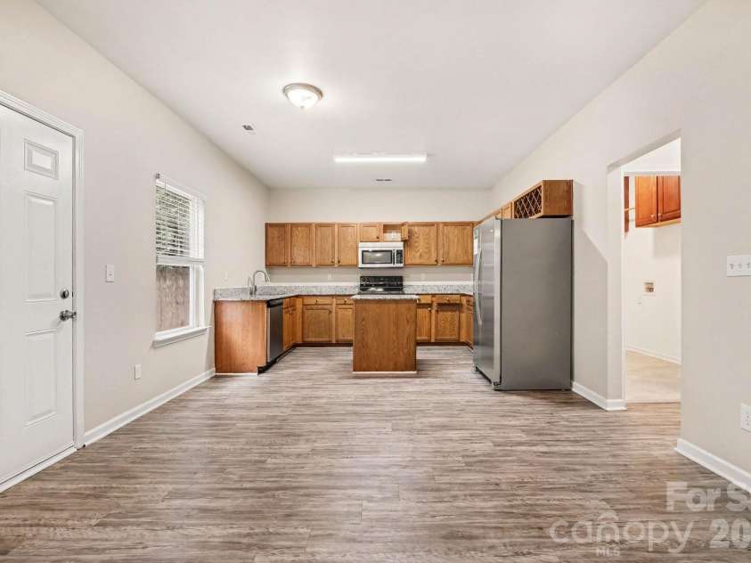 3229 Kayla Lane, Charlotte, NC 28215.  MLS# CAR4429481, YatesRealty ID 53897. 