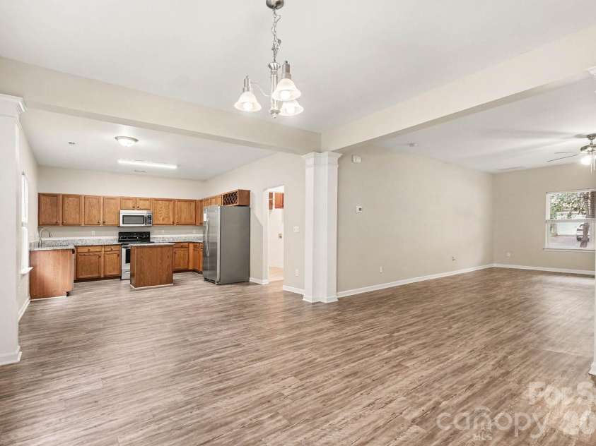 3229 Kayla Lane, Charlotte, NC 28215.  MLS# CAR4429481, YatesRealty ID 53897. 