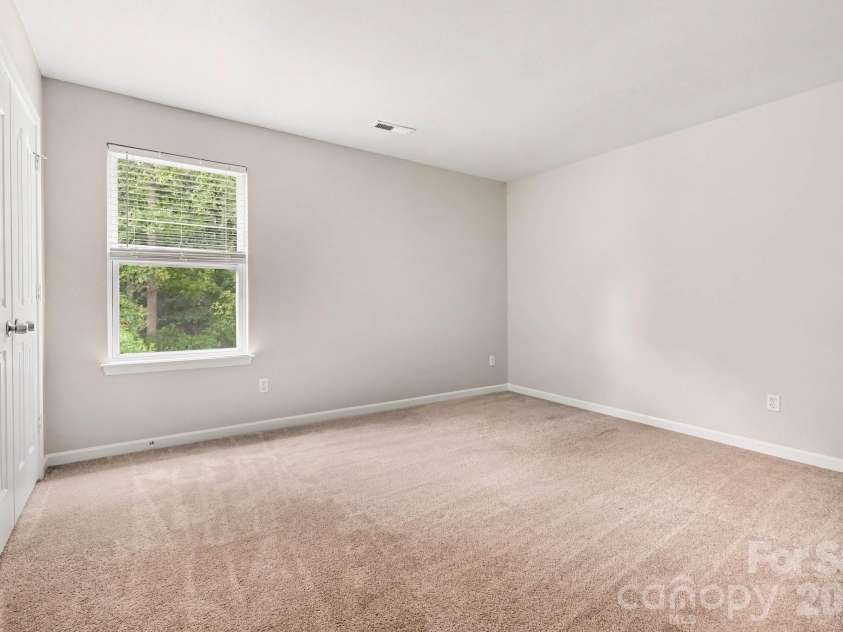 3229 Kayla Lane, Charlotte, NC 28215.  MLS# CAR4429481, YatesRealty ID 53897. 