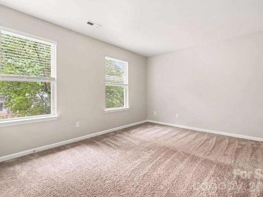 3229 Kayla Lane, Charlotte, NC 28215.  MLS# CAR4429481, YatesRealty ID 53897. 