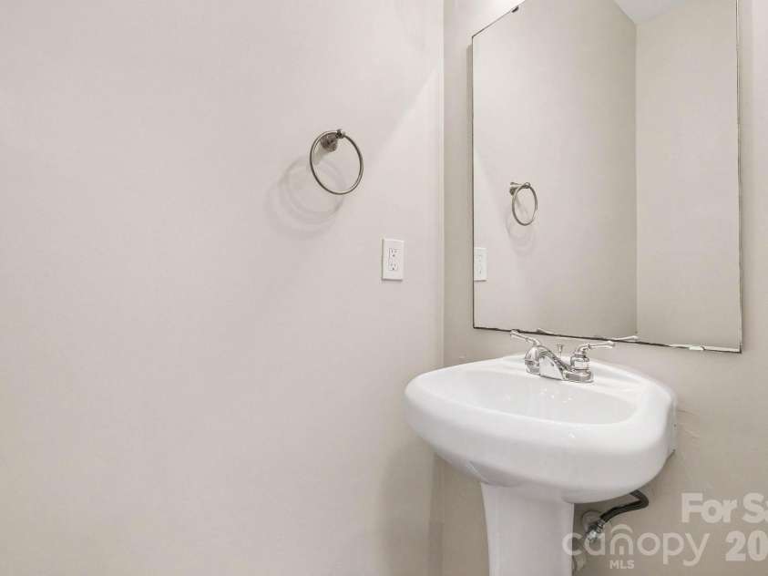 3229 Kayla Lane, Charlotte, NC 28215.  MLS# CAR4429481, YatesRealty ID 53897. 