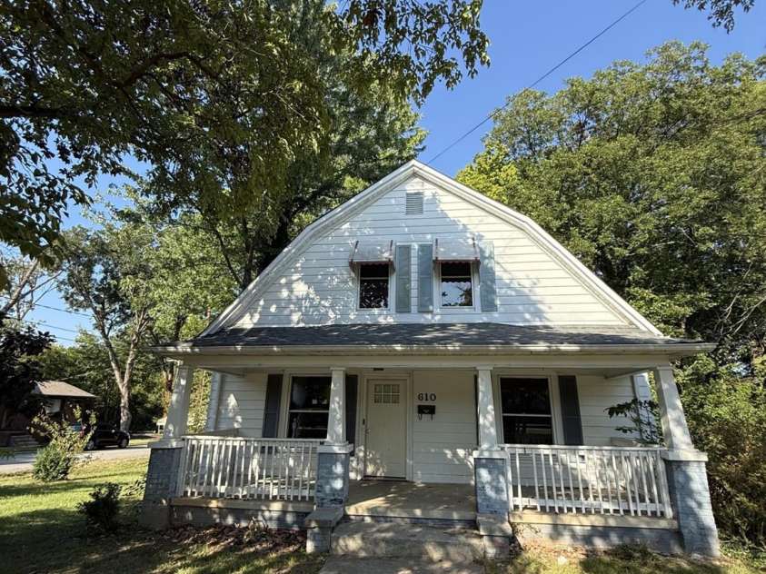 610 4th Street, Spencer, NC 28159.  MLS# CAR4430113, YatesRealty ID 53898. 