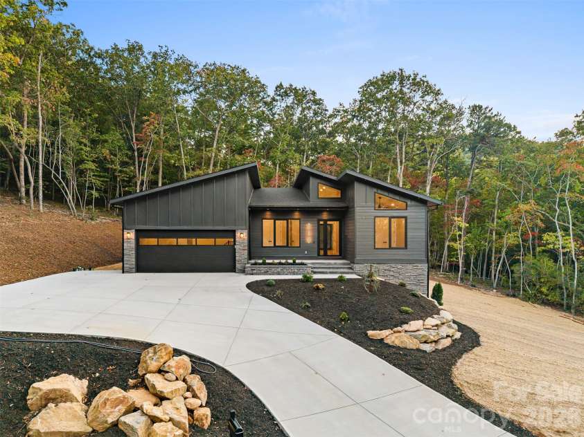 51 Balsamwood Road, Leicester, NC 28748.  MLS# CAR4429593, YatesRealty ID 53899. 