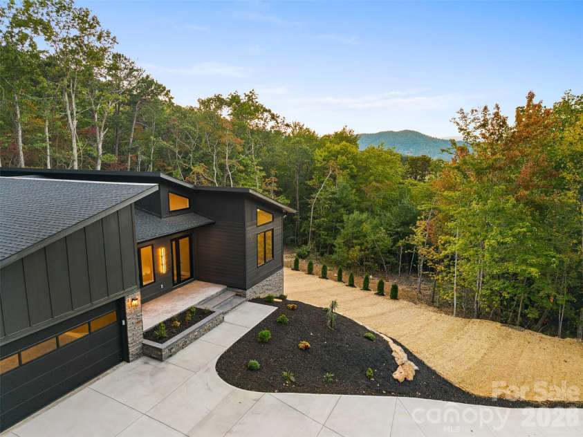 51 Balsamwood Road, Leicester, NC 28748.  MLS# CAR4429593, YatesRealty ID 53899. 