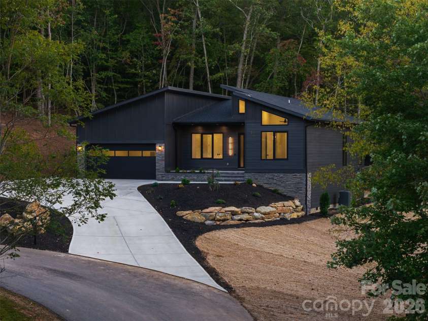 51 Balsamwood Road, Leicester, NC 28748.  MLS# CAR4429593, YatesRealty ID 53899. 