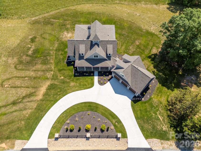 297 Mountain Meadows Lane, Tryon, NC 28782.  MLS# CAR4322255, YatesRealty ID 539. 