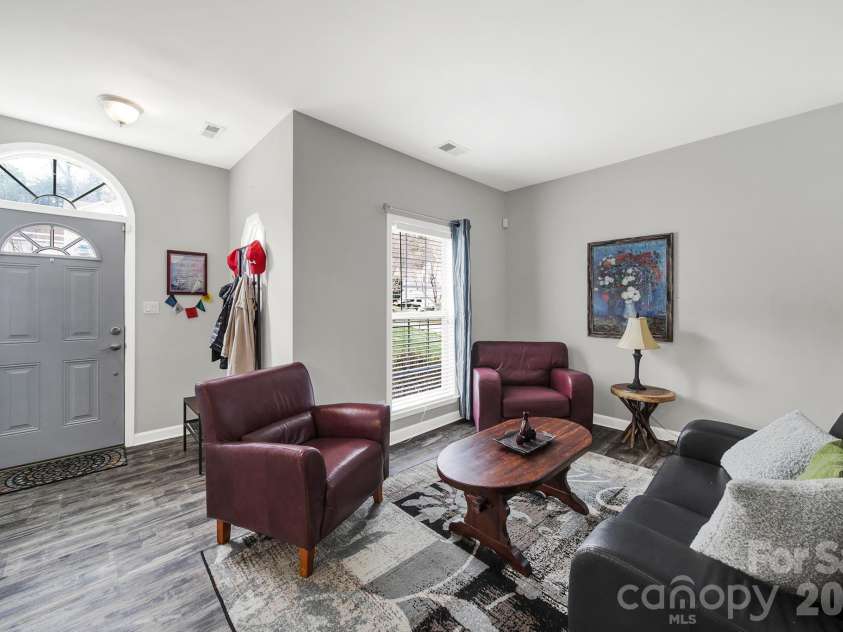 14018 Hatton Cross Drive, Charlotte, NC 28278.  MLS# CAR4352866, YatesRealty ID 5390. 