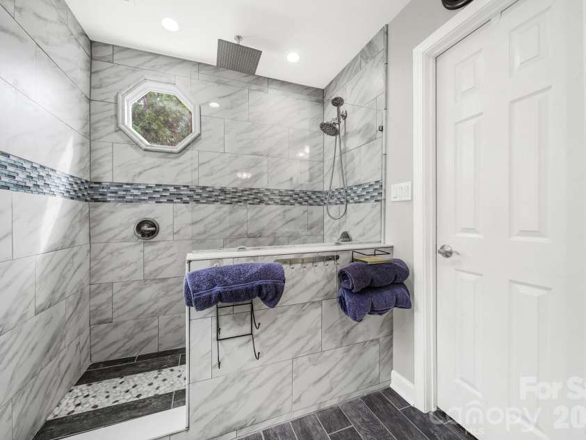 14018 Hatton Cross Drive, Charlotte, NC 28278.  MLS# CAR4352866, YatesRealty ID 5390. 