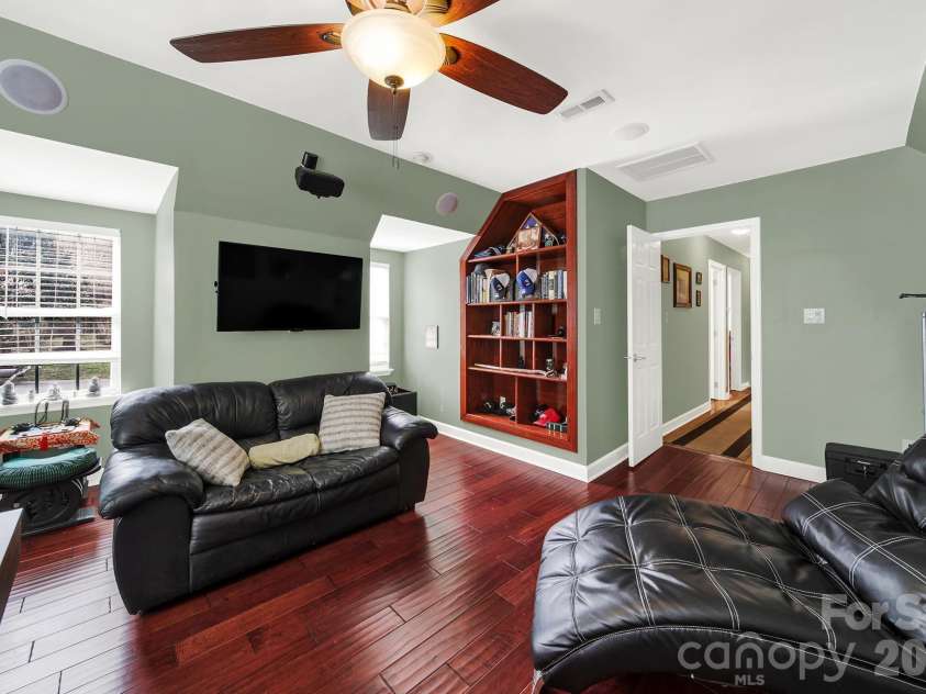 14018 Hatton Cross Drive, Charlotte, NC 28278.  MLS# CAR4352866, YatesRealty ID 5390. 