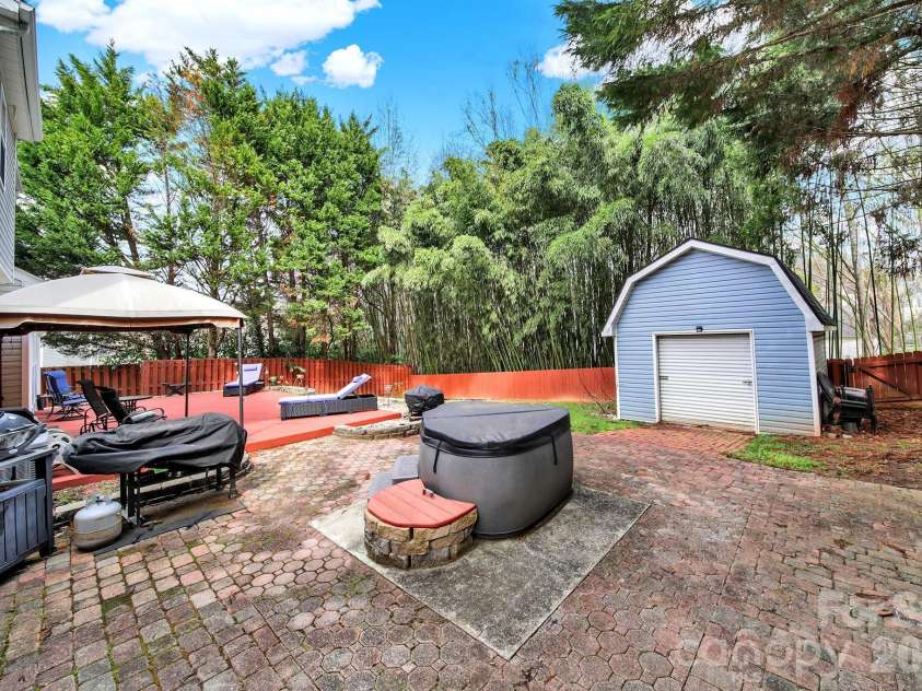 14018 Hatton Cross Drive, Charlotte, NC 28278.  MLS# CAR4352866, YatesRealty ID 5390. 