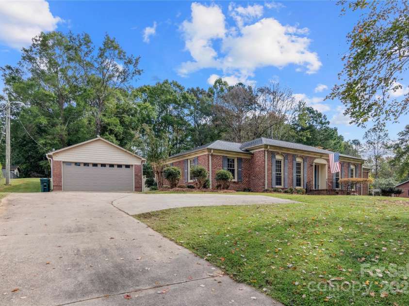 307 Glendale Road, Union, SC 29379.  MLS# CAR4188598, YatesRealty ID 5390. 